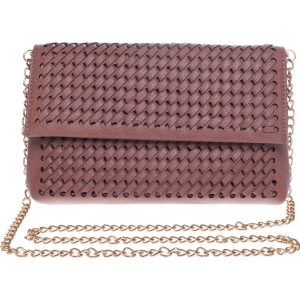 Bolso bandolera marrón claro con trama decorativa y cadena dorada con diseño estructurado elegante