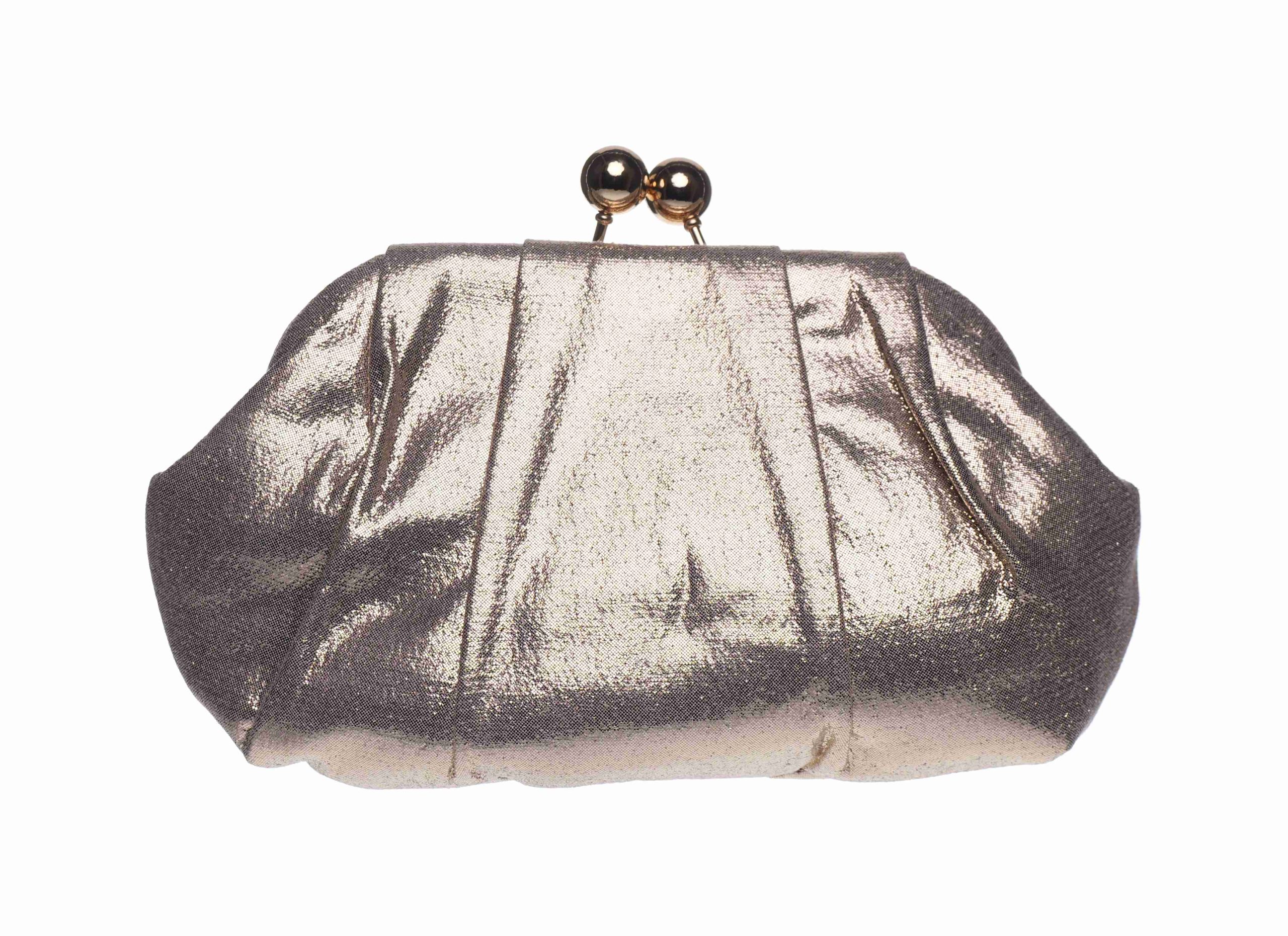 Bolso de fiesta dorado con pliegues brillantes y cierre kiss-lock
